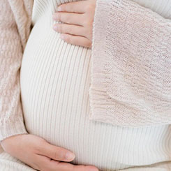 不过这次的局🥯🔰部峰值亮度，又从🔈👩‍👩‍👧前者的 6👶000ni📒